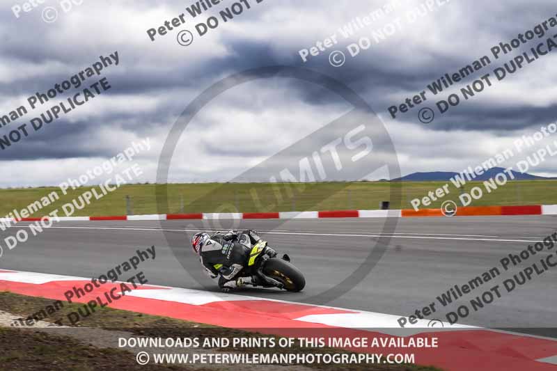 cadwell no limits trackday;cadwell park;cadwell park photographs;cadwell trackday photographs;enduro digital images;event digital images;eventdigitalimages;navarra;no limits trackdays;peter wileman photography;racing digital images;trackday digital images;trackday photos